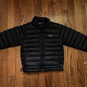 Navy Blue Patagonia jacket - 3t